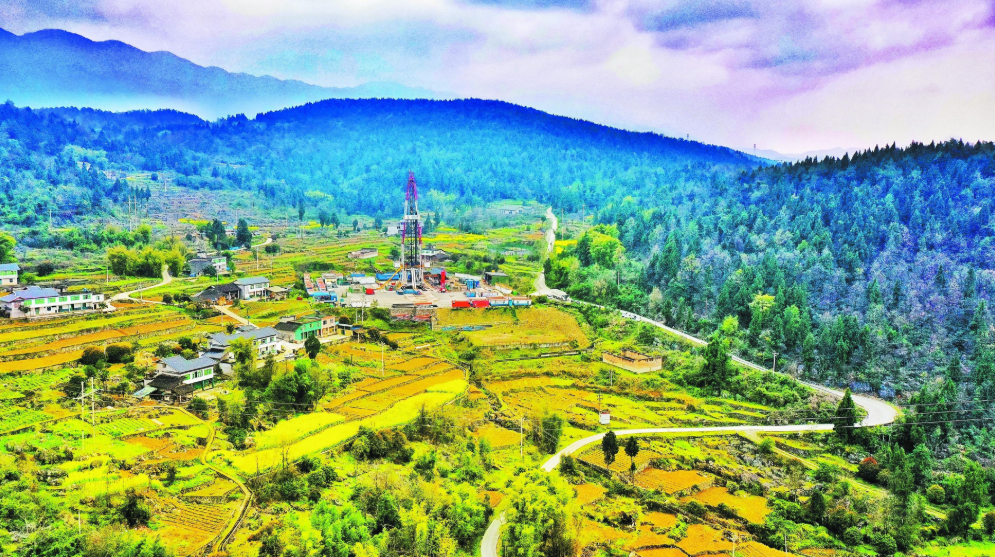 石油工程技術創(chuàng)新驅動能源產業(yè)轉型，智火柴科技助力高效開發(fā)